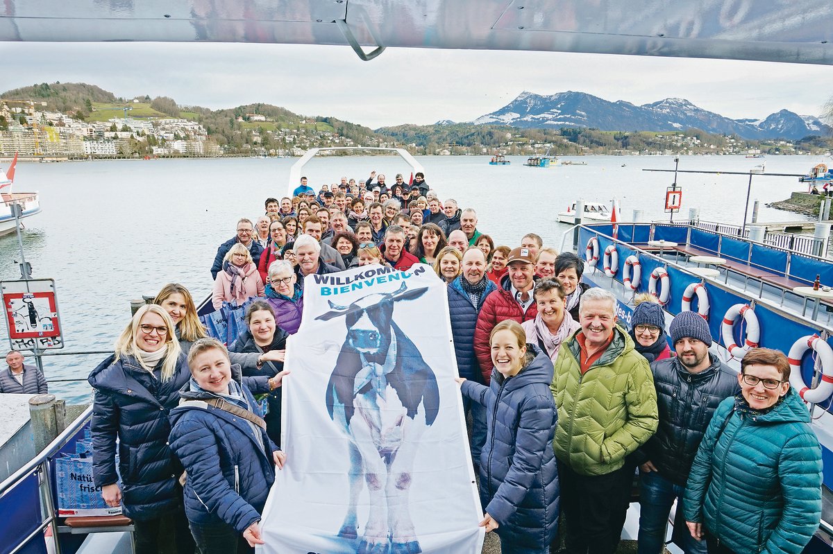 Sie leisten wertvolle Arbeit für die Landwirtschaft: Die Anbieterinnen und Projektverantwortlichen von Stallvisite gingen gemeinsam aufs Schiff und diskutierten dort rege.(Bild zVg)
