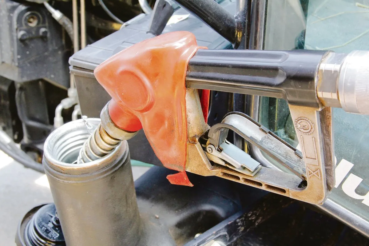 d4cde8c8a998403bd84c01716f48e10db9a412dd Mit zahlreichen Massnahmen lässt sich Diesel einsparen. So können die Kosten für Treibstoffe gesenkt werden. (Bild Andreas Leu, Inforama)