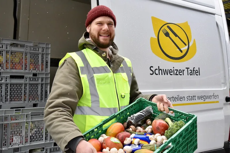 6af02c327a8e1a8b5bf6402ec091ebba3a9f4f02 Täglich sammelt die Schweizer Tafel in rund 450 Filialen von Grossverteilern nicht mehr verkaufbare, aber einwandfreie Lebensmittel ein. (Symbolbild Schweizer Tafel)