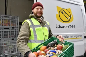 Täglich sammelt die Schweizer Tafel in rund 450 Filialen von Grossverteilern nicht mehr verkaufbare, aber einwandfreie Lebensmittel ein. (Symbolbild Schweizer Tafel)