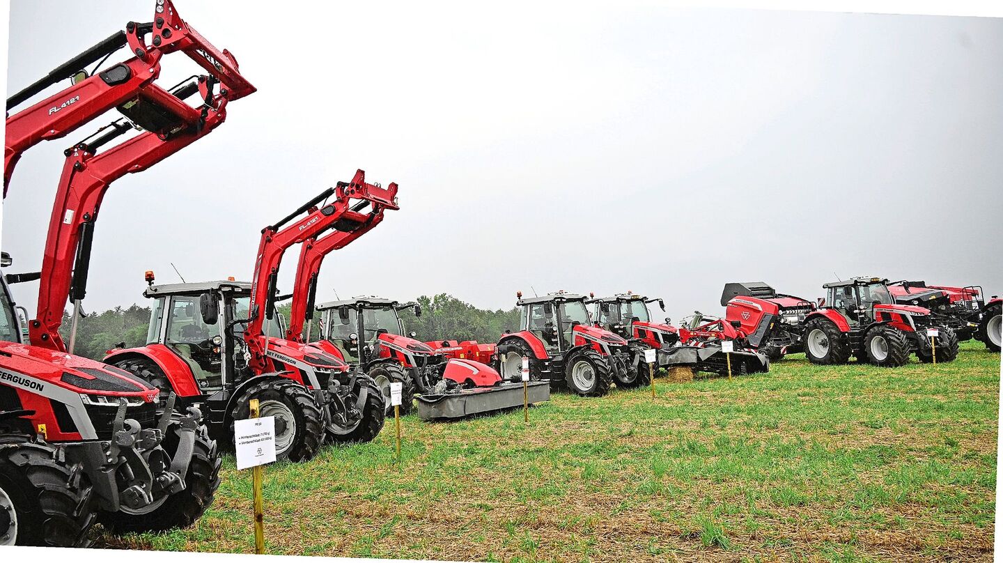 Das bernische Hellsau wurde Mitte der Woche zum Mekka der MF-Fan-Gemeinschaft. Zum Einsatz kam wegen des Regens aber nur ein Traktor. Nämlich, um parkierte Autos aus dem Schlamm zu ziehen.
