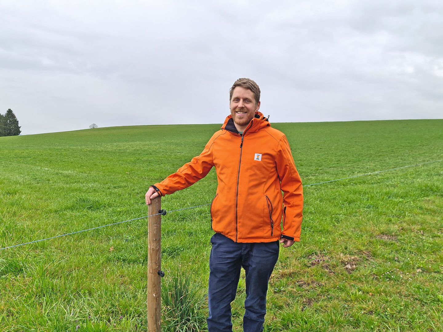 Lucas Vogt, Geschäftsführer der KWS Suisse AG, erklärt die Zuchtziele der Pflanzenzucht, zu denen nebst Ertragsstärke auch Stresstoleranz gehören.