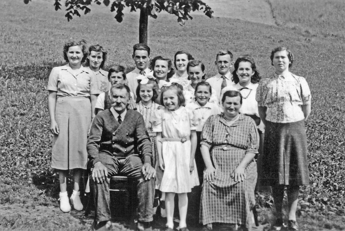a2c3d91d3b6c9423cb696709c2a6daa8973f9089b047c7da5bf7acd0683bea97 Reicher Kindersegen: Die heute 89-jährige Josefina Bodenmann-Wicki ist als eines von 13 Kindern auf einem kleinen Bauernhof im Entlebuch aufgewachsen.
