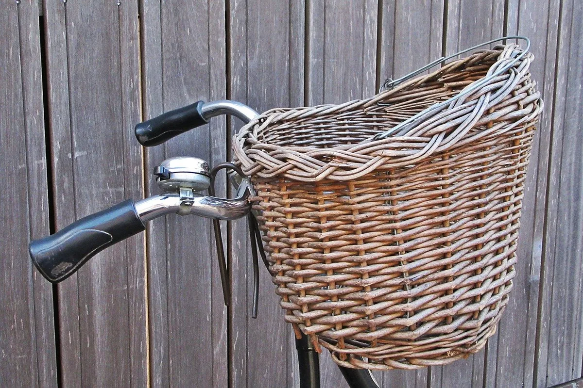 b9b872d77ee84aa7bb44bfa838fccf69f0ee6a68 Mit dem Velo im Hof- oder Quartierladen um die Ecke einkaufen – ob sich dieses Verhalten auch nach der Corona-Krise häufiger zeigen wird? (Bild Pixabay)