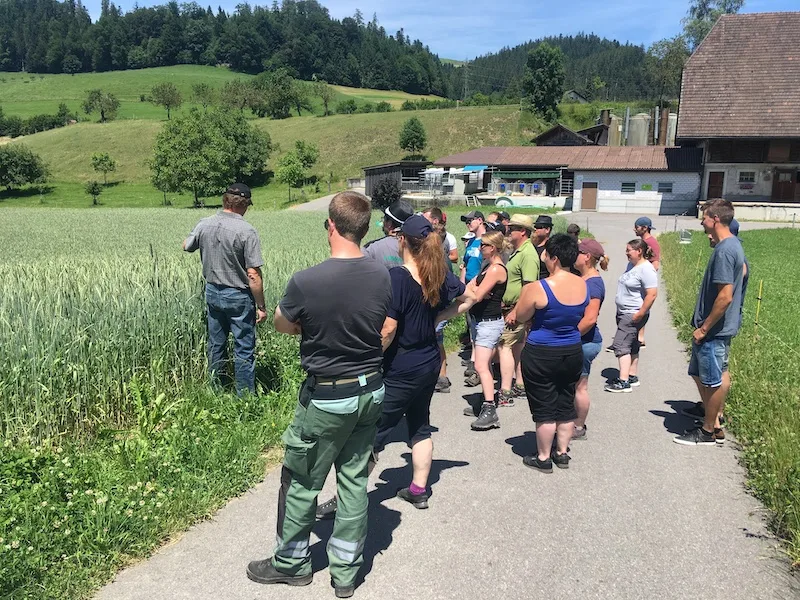 384e3b06471a4cd3162488777d8d7c3944731a9e Absolventinnen und Absolventen des Nebenerwerbskurses kommen aus den verschiedensten Berufen und bringen bereits Berufserfahrung in der Landwirtschaft mit. (Bild Inforama)