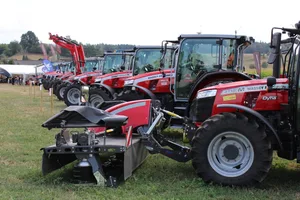 Vom Weinbautraktor bis zum Mähdrescher: MF zeigte ihre komplette Produktepalette.