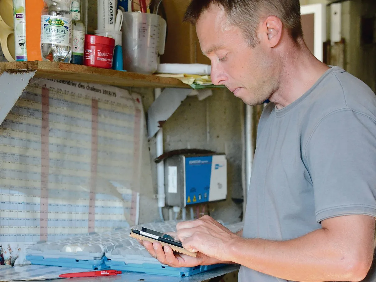 21790eb29c3d315dacc70c67d33b942855d56e70 In der App werden alle Messwerte der Milchkontrolle erfasst.(Bild Swissherdbook)