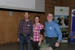 Adrian Manser, Salomé Tschumper-Wagner sowie Peter Suter (v. l. n. r.) gaben persönliche Einblicke in ihre Alltagstrategien.