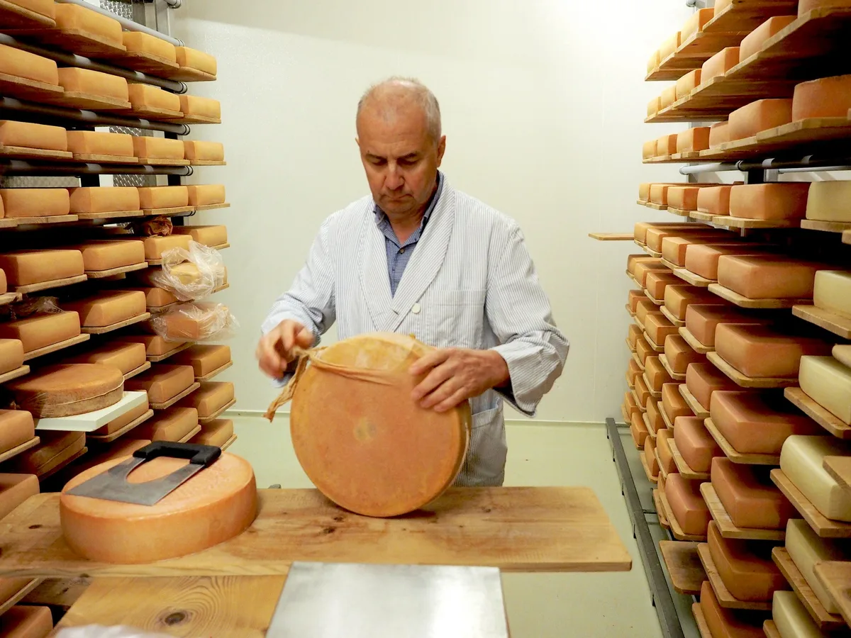 huellen_kaese_2 Hüllen-gereifter Käse ohne Schmieren überzeugt in der Praxis