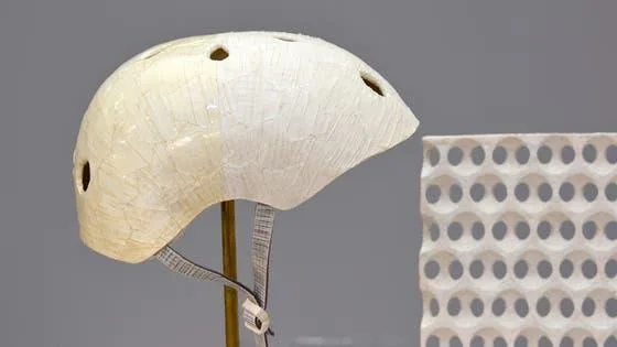 74dd24f43e8dacc5137de7c536f91a7103797b0f Ein Velohelm aus modifiziertem Holz. (Bild Empa / ETH Zürich)