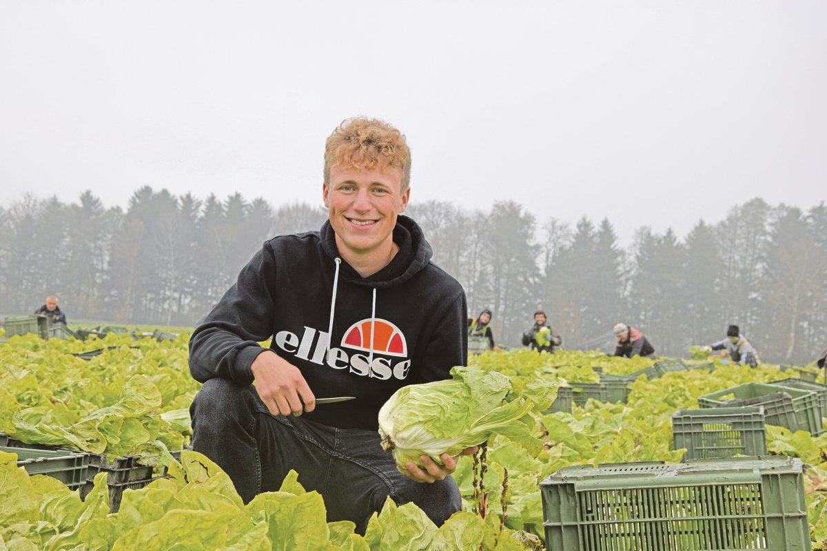 Weil Merlin Berner zum Zeitpunkt des Fotos die Berufsschule besuchte, stimmt die Arbeitskleidung nicht ganz. (Bilder jw)