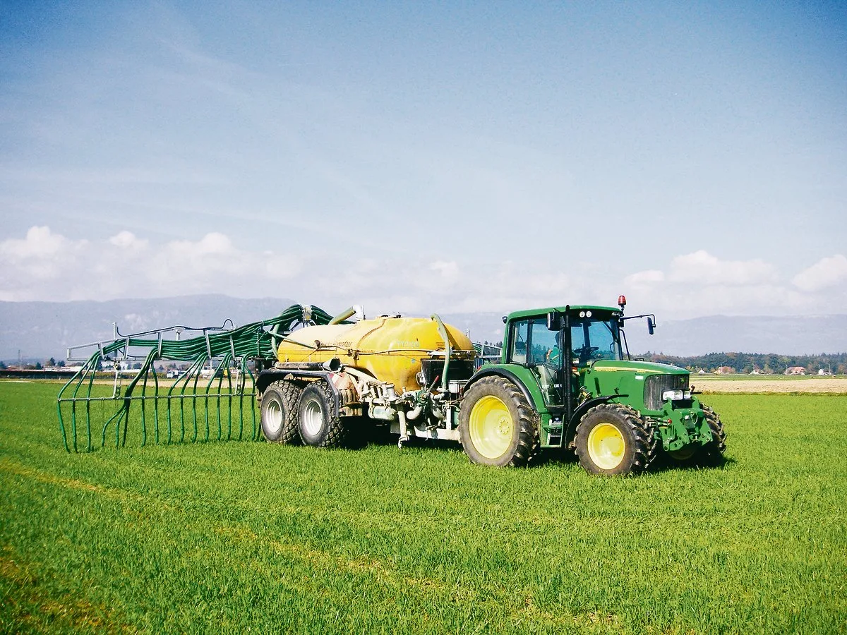 Was denken Schweizer Landwirte über die gemeinsame Nutzung von Maschinen? Eine Studie der ZHAW will dies in Erfahrung bringen. (Bild zVg)