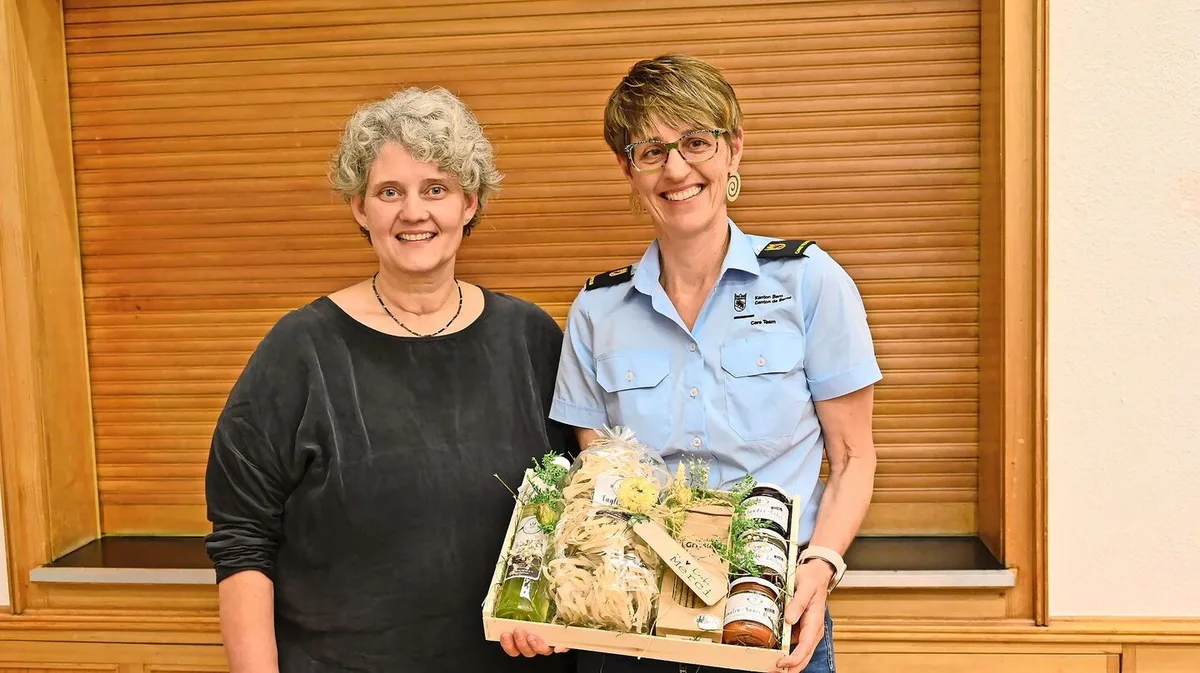 4fb2eff8c2c68dd66f35e4fabed307f7805e454210838d72bebd5f7b8f1caa14 Barbara Kunz informierte über Aktuelles, Ursula Bütikofer sprach über ihre Tätigkeit beim Care Team Bern.