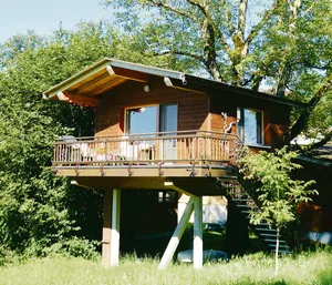 Sehr gefragt: Originelle Baumhaus-Ferienwohnung auf dem Bauernhof Kuchischür in Neuenkirch.