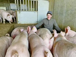 Tierhalter aus Leidenschaft: Mit Milchwirtschaft und Schweinemast bezeichnet Markus Gisler seinen Hof als typischen Luzerner Betrieb.