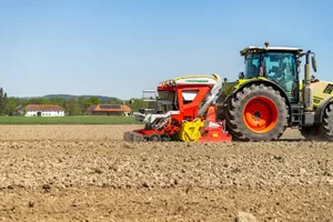Die neue pneumatische Pöttinger-Aufbausämaschine Aerosem M garantiert noch ein exakteres Arbeiten.