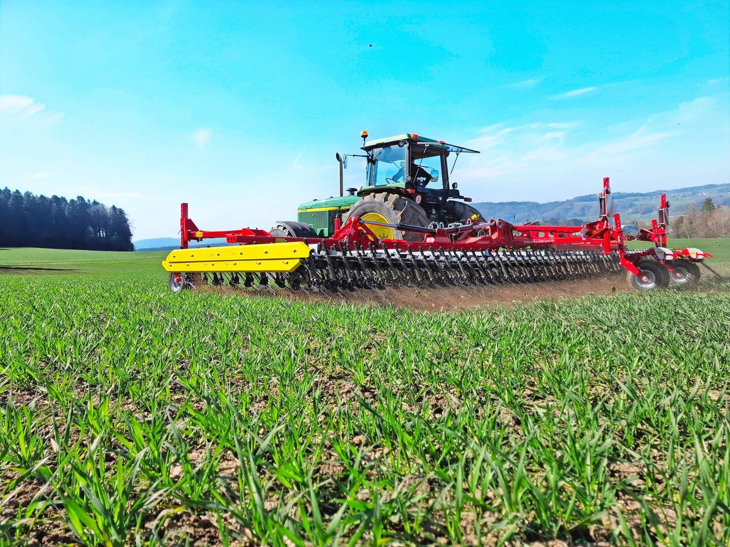 Neue Striegel bekämpfen Unkraut präzise