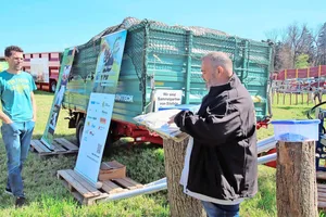 Daniel Haffa leistete punkto Recycling von Siloballenfolien Pionierarbeit. Er erklärte den Besuchern, wie es dazu kam.