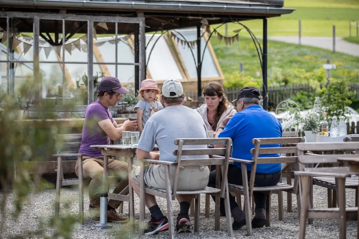 4bc6f0aac2221c6e7f2ceddc6698519776cc45c3 Familienleben: Salome und Thomas Wielands Angebot unterscheidet sich klar von der Betreuung in einer Institution. Bild: Pia Neuenschwander