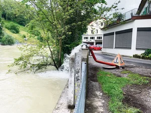 Der Herbstanfang zeigt sich versöhnlich, doch was kommt als nächstes? In den folgenden Tagen erreicht wieder feuchte Luft den Alpenraum und kann wechselhaftes und nasses Wetter bringen. Die Temperaturen sollten aber nicht zu stark absinken.