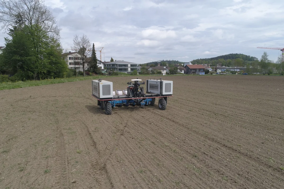 OS_44_C_Roboter_Robotti Auch der Traktor wird immer autonomer