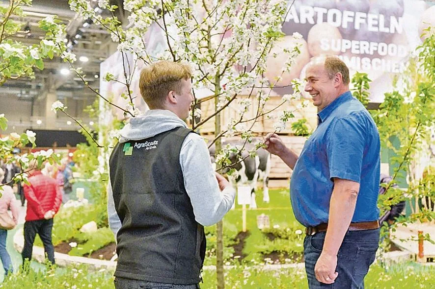 31426969a2e4d19127b1b97d3ba43782b0f4c1479b24a5dd05e020c0f7ee46b1 Agrarscouts suchen den persönlichen Kontakt zu den Konsumentinnen und Konsumenten.
