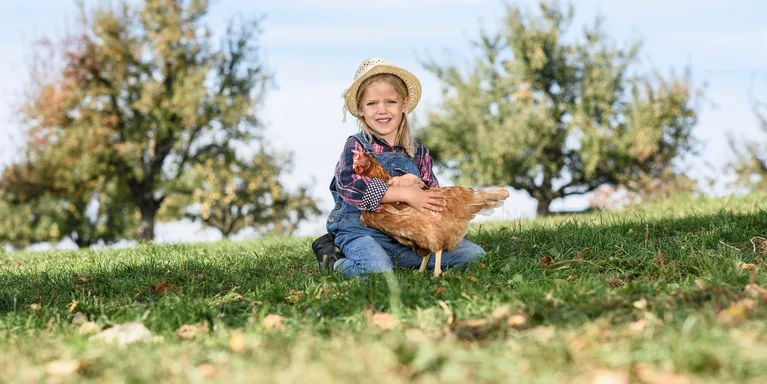 afafa70b8f1932550fb98b21df5c7b0562d3d0c6 Beim Event Emma auf Hoftour, organisiert von Studierenden der HAFL in Zollikofen, konnten Jung und Alt die Landwirtschaft erleben. (Bild HAFL)