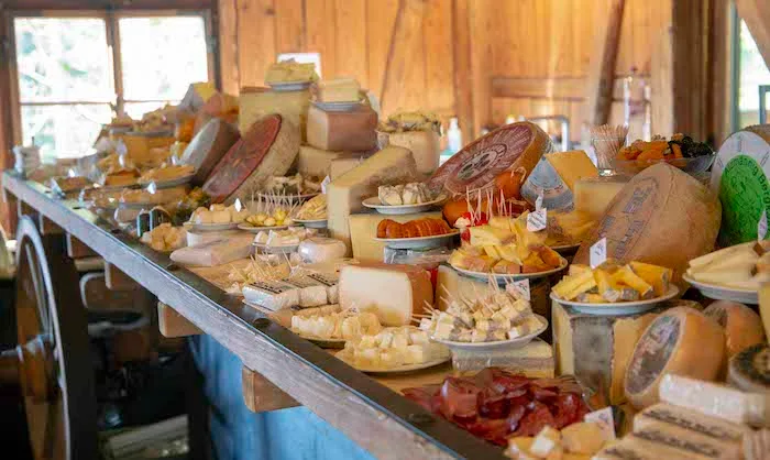 55f01e489f0c1f0c824a04a8157f7404276966e4 So ein Käsebuffet sieht man nicht alle Tag (Bilder pd)