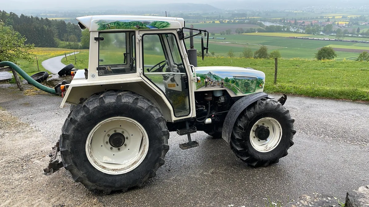 PHOTO-2022-05-05-13-51-14_2 Zwar kein Oldtimer, aber ein genauso schöner Blickfang