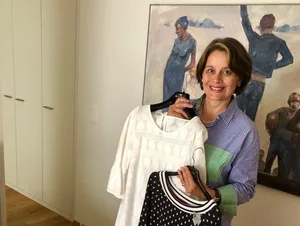 Laut Farb- und Stilberaterin Lukretia Candreja sollte man den Kleiderschrank mehrmals jährlich ausmisten. (Bilder rot)