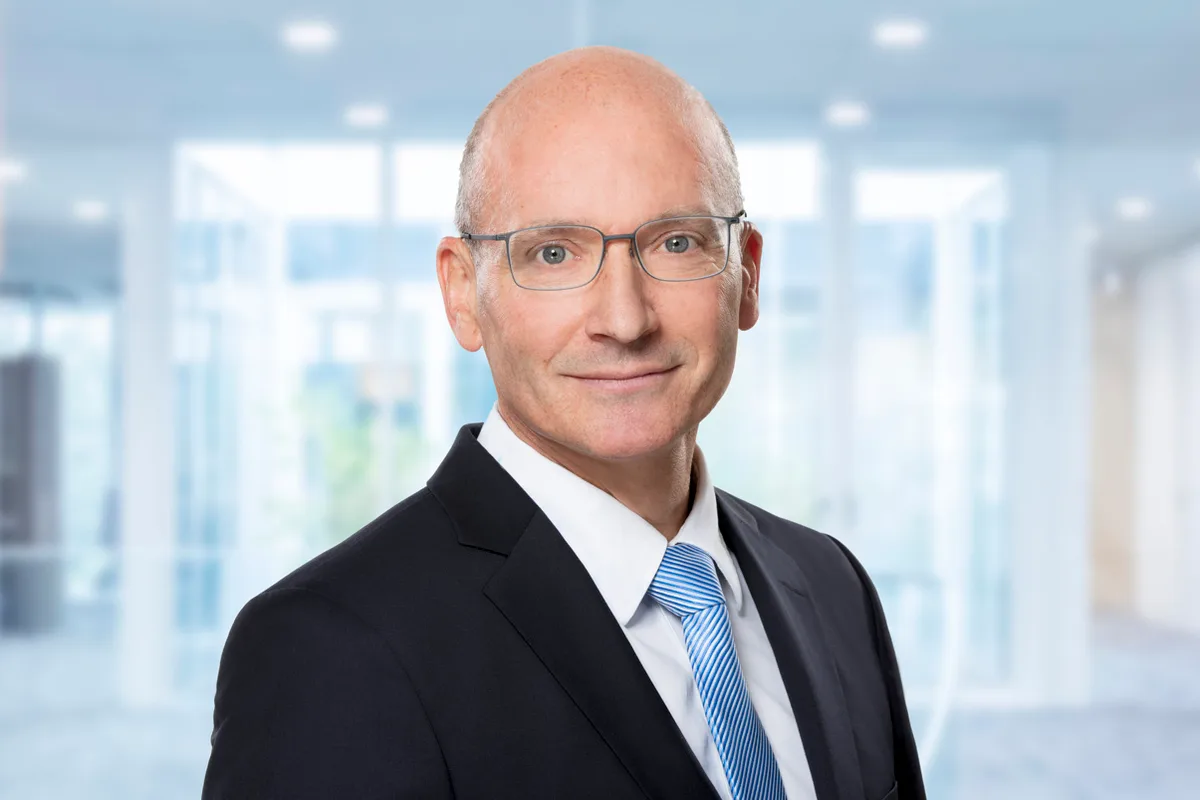 ea3d51125e1551d76964764c15839d8143df6cf4 Emmi-CEO Urs Riedener verteidigt die Aktionspolitik des Detailhandels: «Was er eigentlich macht, ist die Nachfrage für Butter aufrechterhalten». (Bild Emmi)