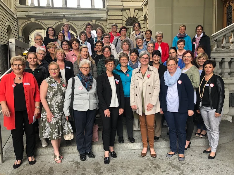 0e53a5a4ba5eedd699f9e72e26a6b42944b12398 Einige dieser Frauen haben am 14. Juni eine Terminkollision: Einerseits möchten sie sich auf die Wahlen im Herbst vorbereiten, andererseits möchten sie am Frauenstreik teilnehmen. (Bild et)