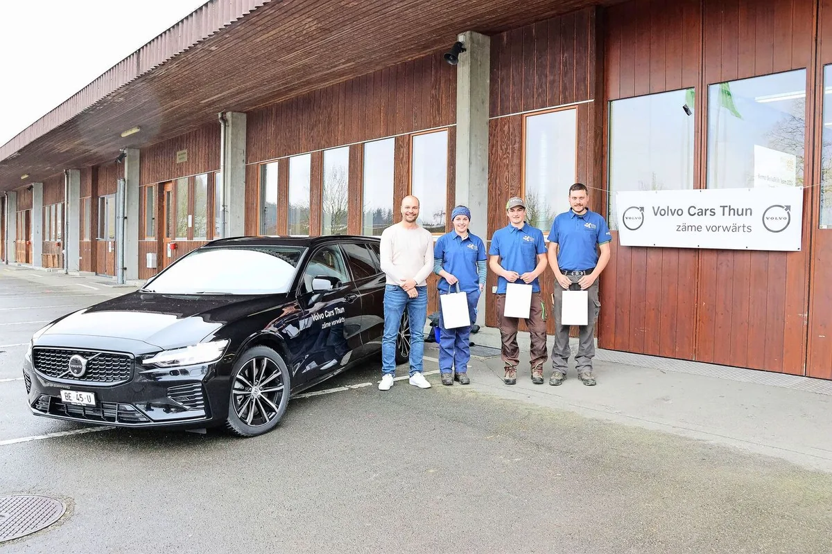 Die drei Bestplatzierten (v. r.): Yannick Röthlisberger, Bützberg (3. Platz), Florian Wäfler, Frutigen (1. Platz), Anna Schenk, Arni (2. Platz).