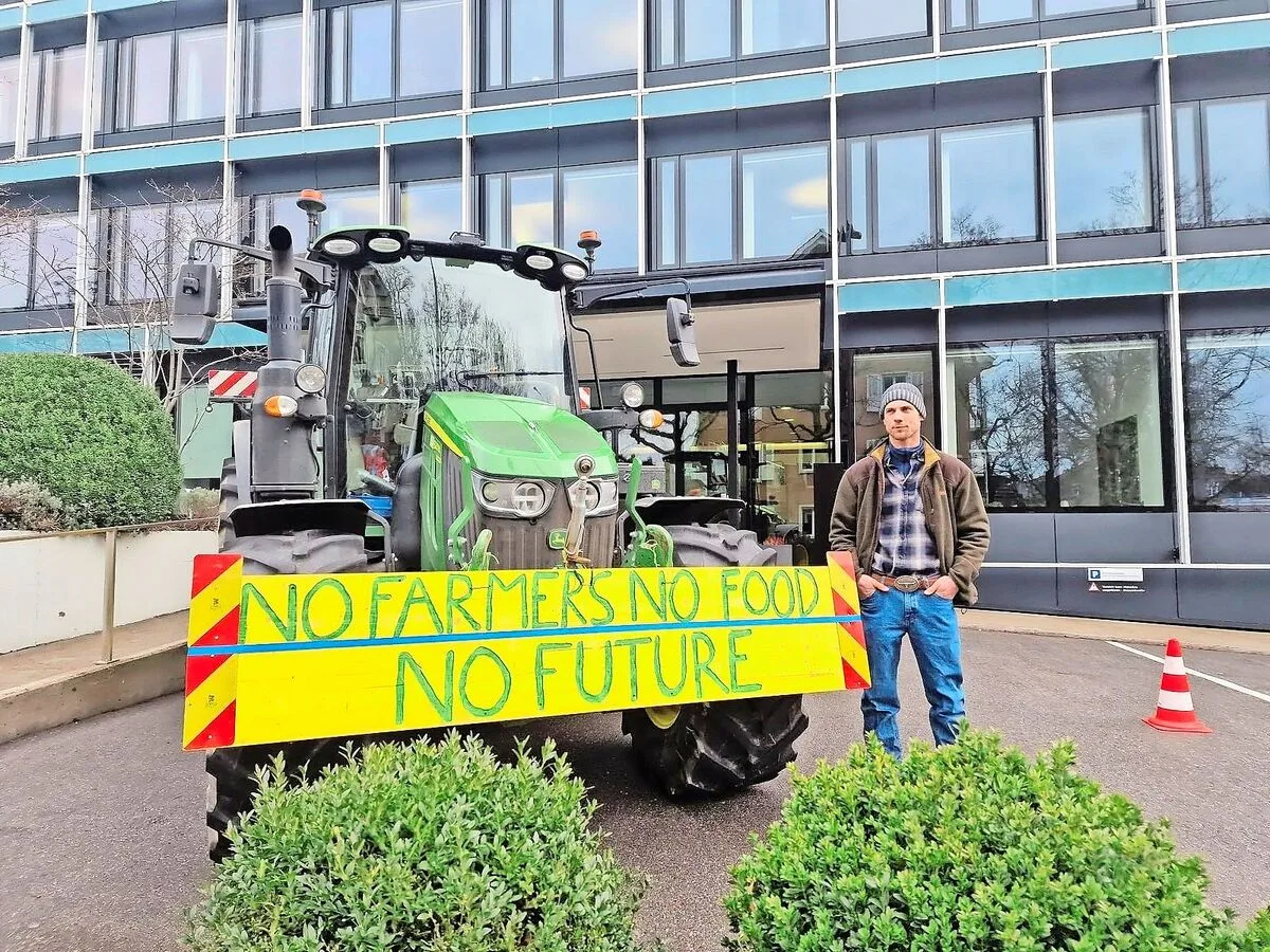 a875f898bbafbe9539d3429c0b372938ca9bb1c7553bb978e0ef37f0cdb66d31 Roman Hodel fuhr seinen Traktor von Dagmarsellen vor den BOM-Sitz in Bern. Ob er die Motivation zu solchen Aktionen im Herbst noch finden wird, hängt auch vom Ausgang der Abstimmung ab.