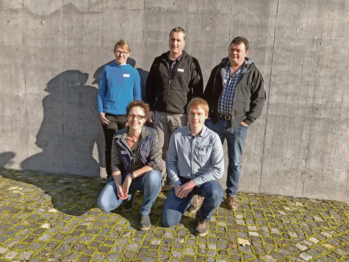 8c9ca434bd670486ecccbf9ba53252ca5f83b356 V. l. n. r.: Heidi Signer-Hasler, Lara Röthlisberger, Tagungsleiter Stefan Geissmann, Maxime Braillard und Jakob Bantli am 6. Fachtag Schafe und Ziegen am Plantahof in Landquart.(Bild Alexandra Stückelberger)