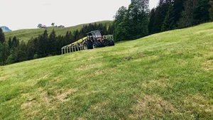 Nicht überall im Appenzellerland ist das Güllen mit Schleppschlauch möglich.