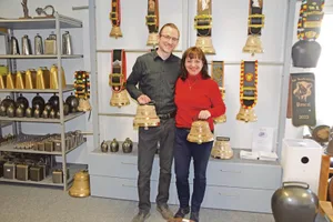 Roger Kern und seine Frau Kerstin Milde sind ein eingespieltes Team. Beide sind in der Werkstatt wie auch im Schauraum und im Verkauf anzutreffen. Das Auslandsgeschäft hat massiv zugenommen.