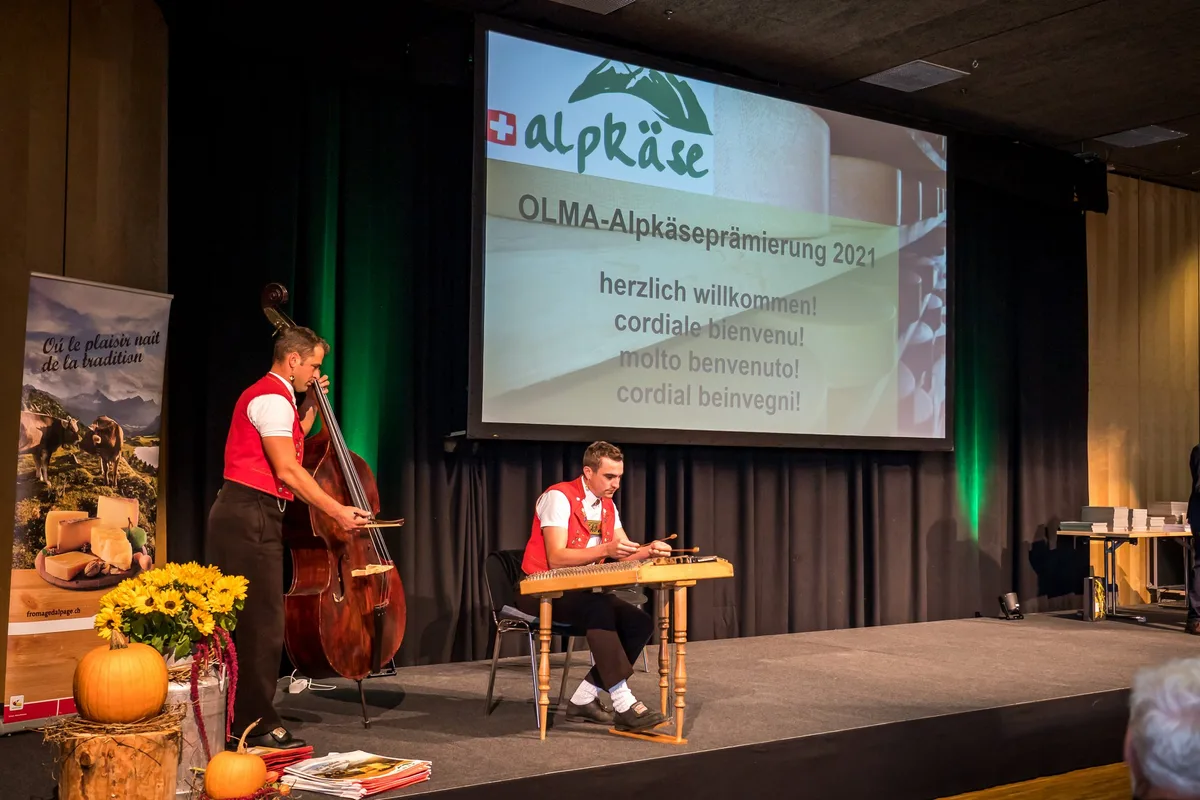202-alpkaesepraemierung_2021_impressionen-dsd00736 Viele Sieger an der gut besuchten Alpkäse-Prämierung