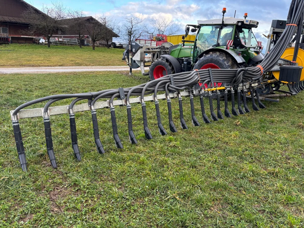 Schleppschuh_Güllen_c_Agromesser_GmbH Das Güllen mit dem Schleppschuh boomt im Kanton Aargau