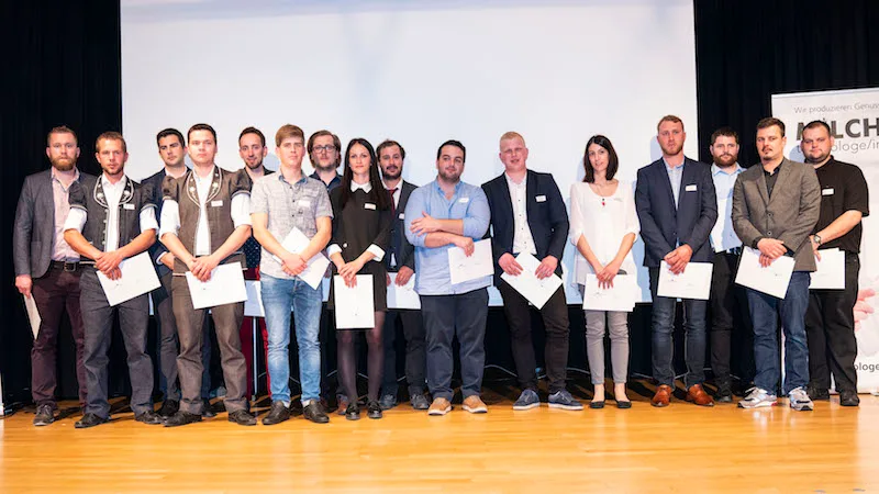 3e561505238d3e0577ca506f0eda30f9c0b4d67d "Ein diplomierter Milchtechnologe ist gerüstet für eine Kaderstelle in der Industrie bzw. im Gewerbe oder dafür, einen eigenen Betrieb zu führen – sei es fachlich oder auch betriebswirtschaftlich. Diesen hochqualifizierten Fachkräften stehen Tür und Tor in unserer Branche offen», sagte Thomas Arnold, Präsident des Schweizerischen Milchwirtschaftlichen Vereins SMV. (Bild zVg)