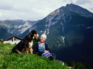 Iris Riatsch ist die diesjährige Gewinnerin der beliebten Sendung «Landfrauenküche». (Bild SRF)