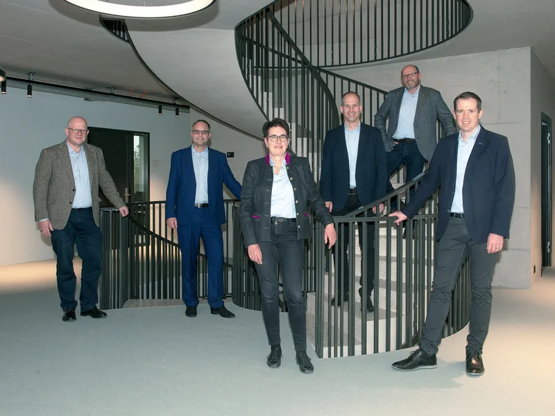 36411b3d2a337a89dda452cba997f3f5ab1650b7 Die Geschäftsleitung der Suisag: Michael Weber, Matteo Aepli, Rita Lüchinger, Remo Bachmann, Adrian Albrecht und Lukas Wyss. (Bild Suisag)