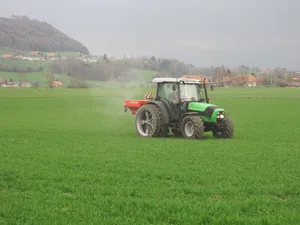 Will ein Land dem theoretisch möglichen Ertrag um ein Prozent näher kommen, steigt die globale Stickstoffbelastung um 35 Prozent, haben die Forscher berechnet. (Symbolbild BauZ)