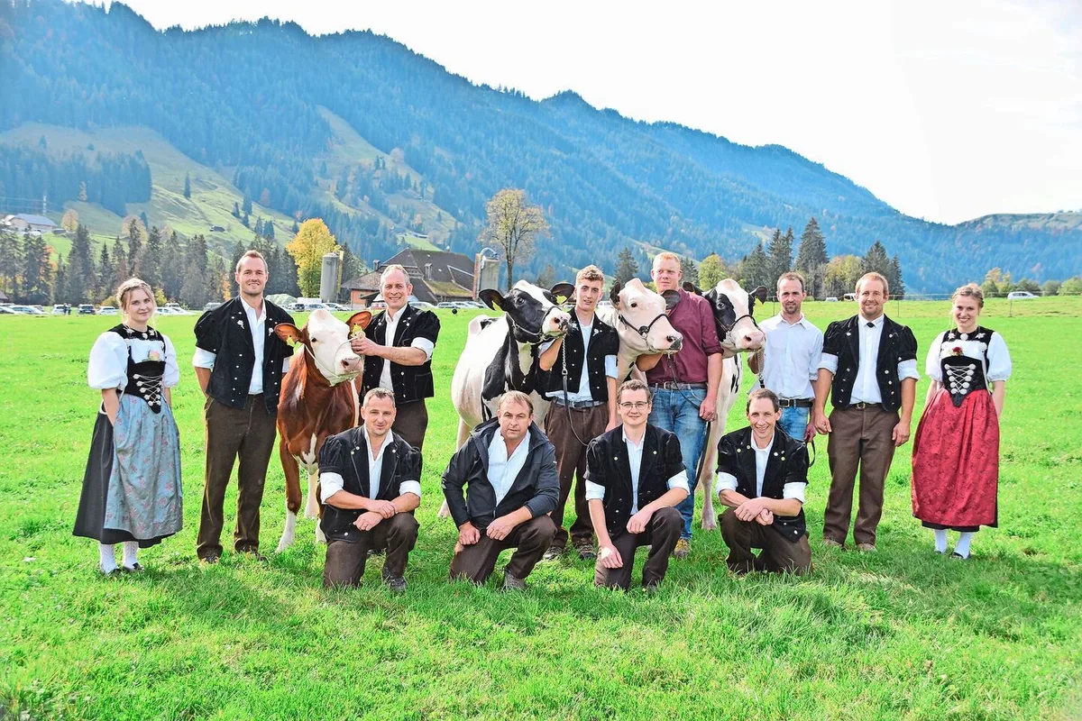 Die Missen: Vize-Schöneuter: Tom Allegra; Schöneuter: ScheHol Sidekick Coralie; Miss: Ptit Coeur Royalcrush Lilly; Reserve Miss: Künzi’s Addison Hilaria (v. l. n. r.).