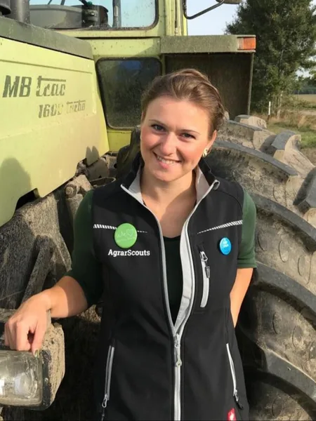 Die Projektverantwortliche Henriette Keuffel bezeichnet sich selber als Agrarscout-Mutti. Sie koordiniert, organisiert und betreut die Agrarscouts an Messeauftritten oder leitet selber Schulungen. Am liebsten ist sie selber als Agrarscout unterwegs. (Bild zVg)