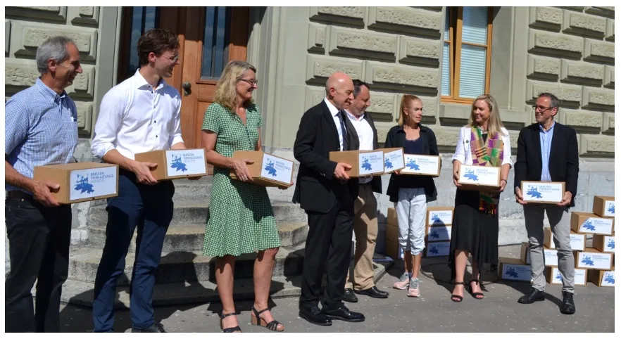 68e966696d4426907caa454a46e138070e0d3abb Einreichung der Massentierhaltungs-Initiative im September 2019. (Bild jsc)