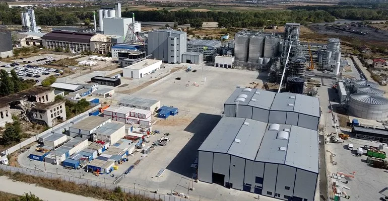 thumbnail_clariant_sunliquid-anlage_fu__r_die_produktion_von_biotreibstoff_aus_landwirtschaftlichen_reststoffen_in_podari__ruma__nien_ Agrotreibstoff: Klimafreundlich und ohne Nahrungsmittelkonkurrenz