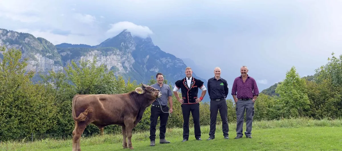 esafmedienkonferenz01mrhdsc9644web-1800×800 Am nächsten ESAF gibt es einen Original-Braunvieh-Muni mit Hörnern zu gewinnen