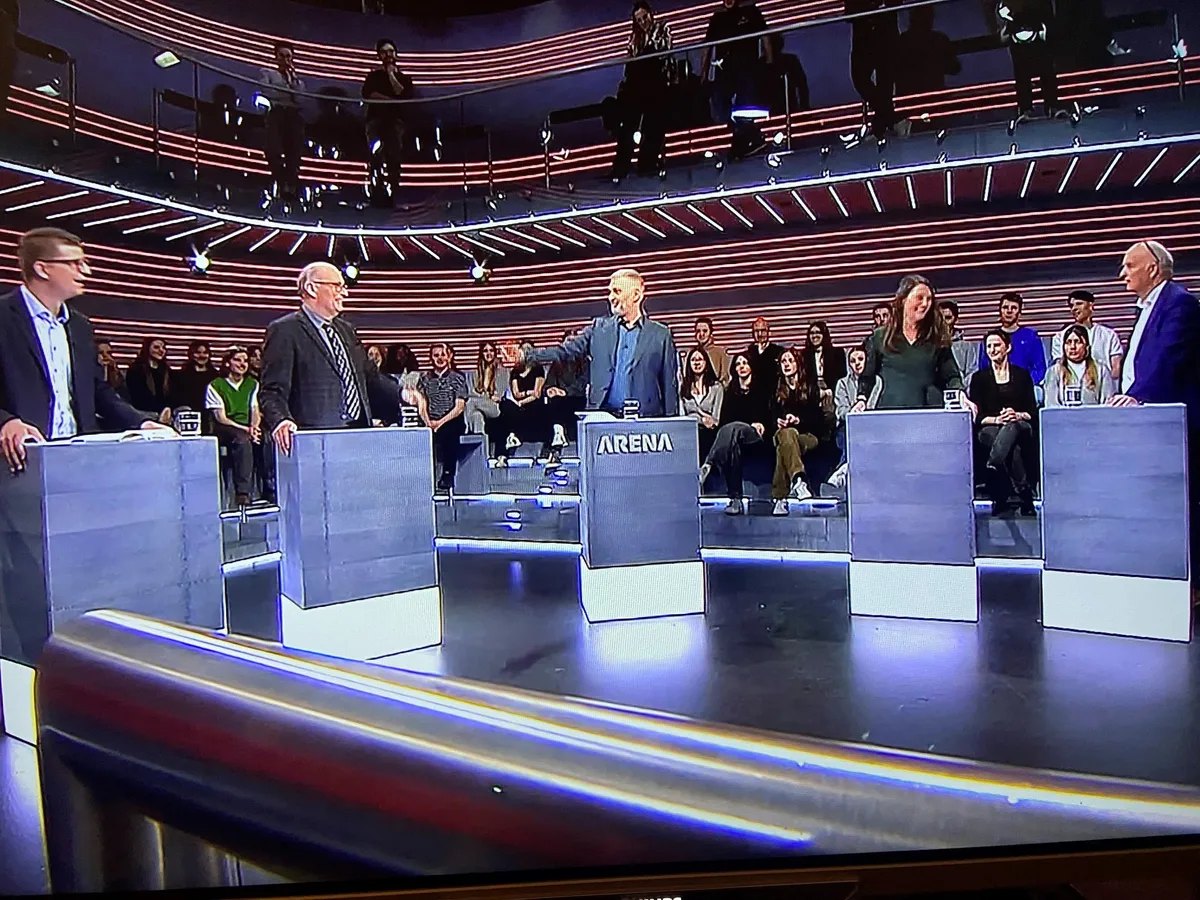 Arena Rennende Bauern in der Arena – «und von hinten rufen alle: noch schneller, noch schneller!»