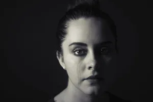 Lebenspartner(innen) leiden besonders, wenn ihre Frau oder ihr Mann suchtkrank ist.